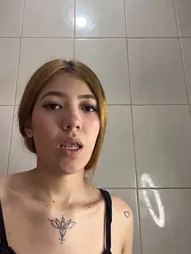 Snapshot of _Cristalfoxx4 chatting on 09-27-25, 11:10 Cristalfoxx4 online show from 09-27-25, 11:10