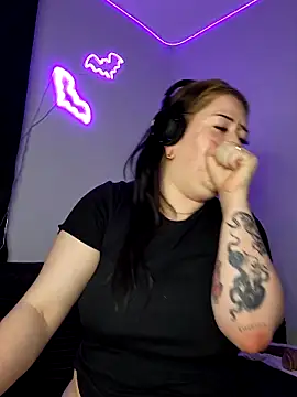 Snapshot of HarleyDemon666 chatting on 11-23-25, 04:34 HarleyDemon666 online show from 11-23-25, 04:34