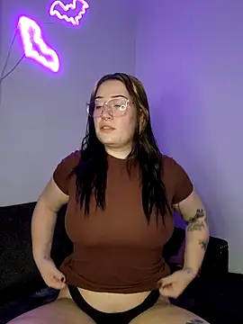 Snapshot of HarleyDemon666 chatting on 12-05-25, 01:47 HarleyDemon666 online show from 12-05-25, 01:47