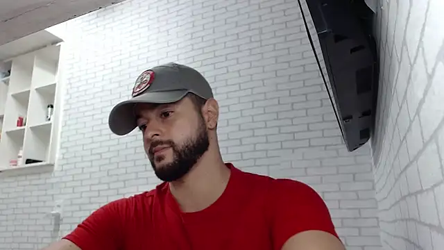 Snapshot of BombeiroHotx chatting on 03-12-26, 09:10 BombeiroHotx online show from 03-12-26, 09:10