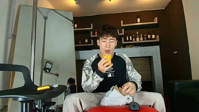  DantFox  online show from 10-06-25, 08:17