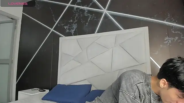 AerumChae online show from 03-30-26, 01:12