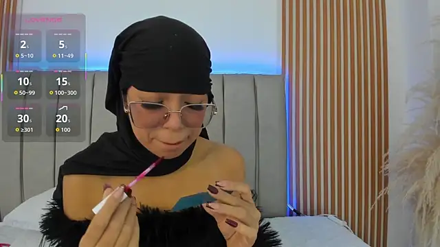 naishaa  online show from 12-04-25, 06:38