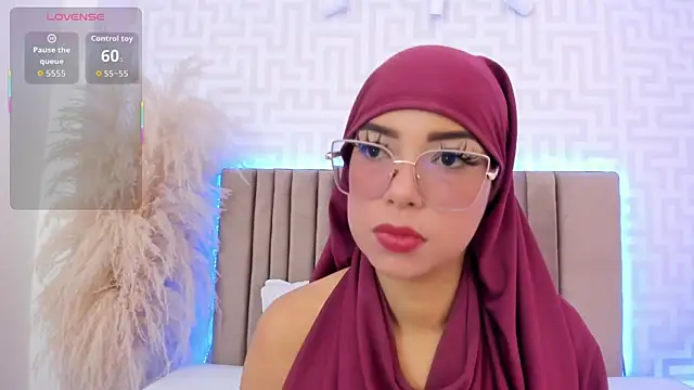 naishaa  online show from 07-28-26, 07:39