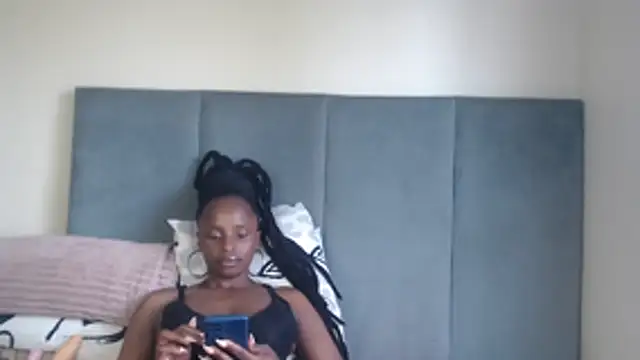 Jah-Queen online show from 01-17-26, 02:33