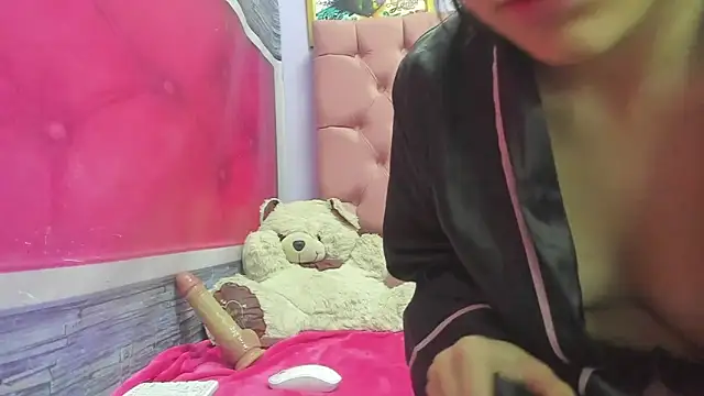 Snapshot of bellaseduzione chatting on 01-17-26, 02:55 bellaseduzione online show from 01-17-26, 02:55