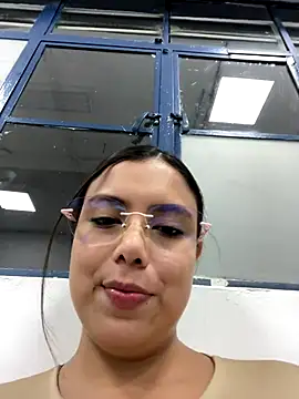 Snapshot of LICEET chatting on 09-18-25, 12:01 LICEET online show from 09-18-25, 12:01