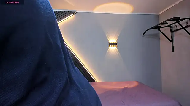 Horny nick18 online show from 04-18-26, 11:14