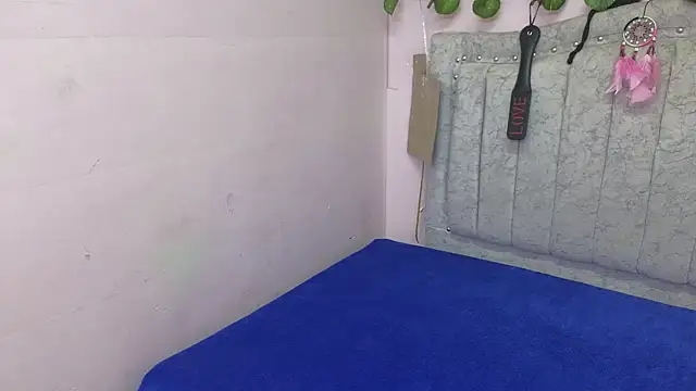 Snapshot of katalinathxandbritney1 chatting on 09-26-25, 10:14 katalinathxandbritney1 online show from 09-26-25, 10:14