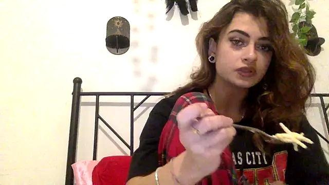 Snapshot of piccolaflo chatting on 02-09-26, 05:17 piccolaflo online show from 02-09-26, 05:17