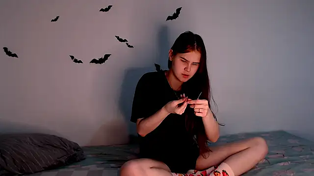 litle owl online show from 10-23-25, 03:33