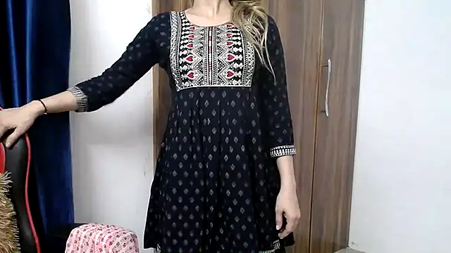 niya-cute online show from 10-26-25, 10:25