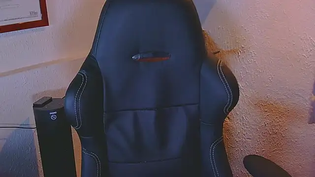 Snapshot of Lucien_Gray_ chatting on 09-30-25, 06:13 Lucien Gray online show from 09-30-25, 06:13