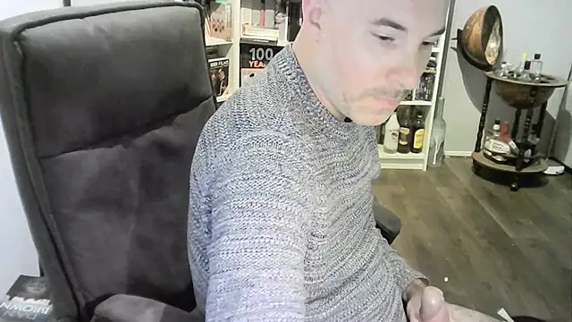 Snapshot of Chrisprngr chatting on 05-10-26, 12:32 Chrisprngr online show from 05-10-26, 12:32