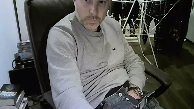 Snapshot of Chrisprngr chatting on 05-13-26, 04:15 Chrisprngr online show from 05-13-26, 04:15