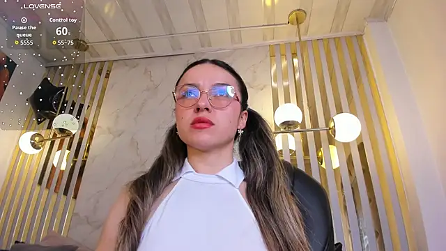 Ariagh  online show from 11-21-25, 07:34