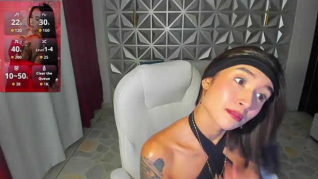 Snapshot of hellen_tease chatting on 07-07-26, 12:42 hellen tease online show from 07-07-26, 12:42