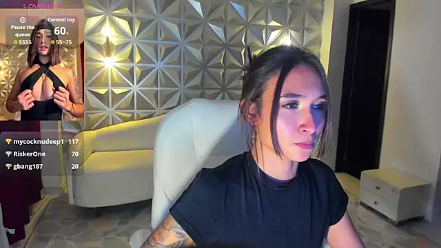 Snapshot of hellen_tease chatting on 07-28-26, 06:20 hellen tease online show from 07-28-26, 06:20