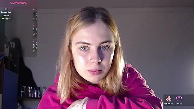 Snapshot of Alismoona chatting on 11-27-25, 08:27 Alismoona online show from 11-27-25, 08:27