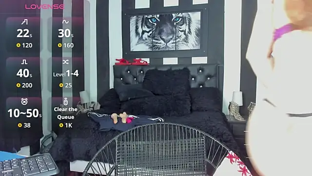 Snapshot of aliceemature4u chatting on 11-05-25, 04:01 aliceemature4u online show from 11-05-25, 04:01