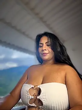 samanthahut1 online show from 04-22-26, 09:49