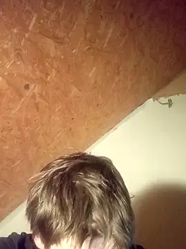 Snapshot of Salon1986 chatting on 10-22-25, 10:53 Salon1986 online show from 10-22-25, 10:53