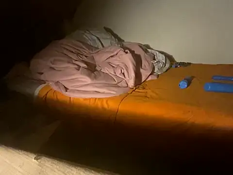 Snapshot of Salon1986 chatting on 11-02-25, 01:19 Salon1986 online show from 11-02-25, 01:19