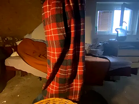 Snapshot of Salon1986 chatting on 11-09-25, 01:53 Salon1986 online show from 11-09-25, 01:53