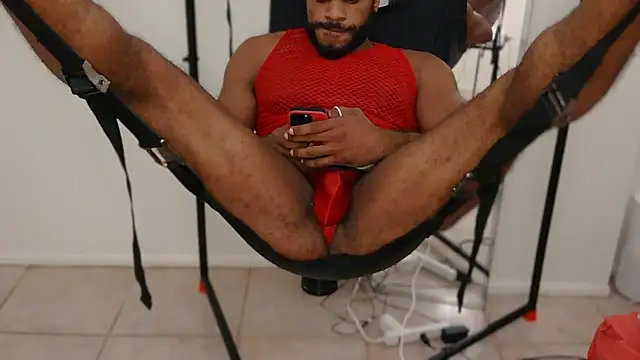 Snapshot of Piercedmuscle80 chatting on 04-28-26, 10:37 Piercedmuscle80 online show from 04-28-26, 10:37