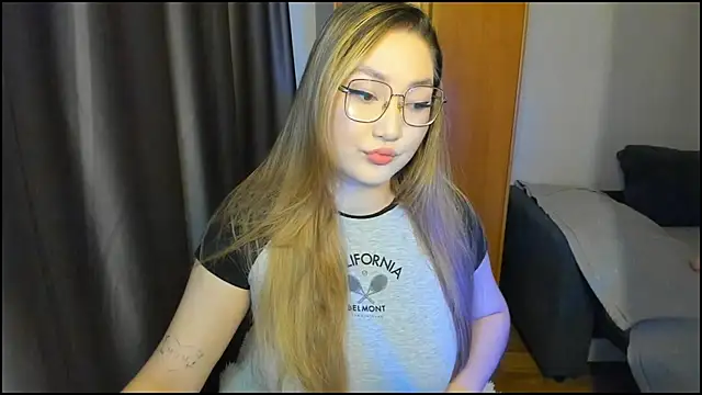 lyra x online show from 05-05-26, 01:57