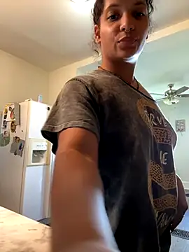 Snapshot of lilcubangoddess chatting on 09-11-25, 03:45 lilcubangoddess online show from 09-11-25, 03:45