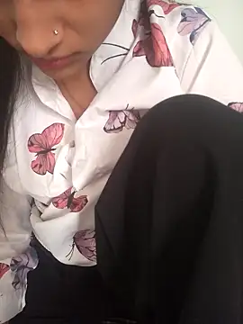 Neha Tyagi online show from 10-21-25, 06:36