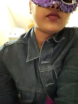 Snapshot of Naomi_3562 chatting on 12-20-25, 07:37 Naomi 3562 online show from 12-20-25, 07:37