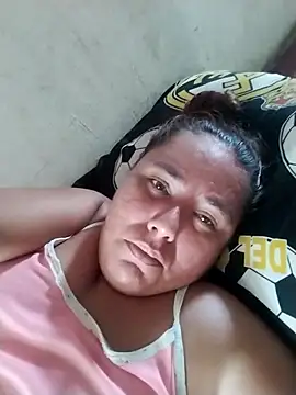 Snapshot of yyuly chatting on 09-24-25, 05:27 yyuly online show from 09-24-25, 05:27