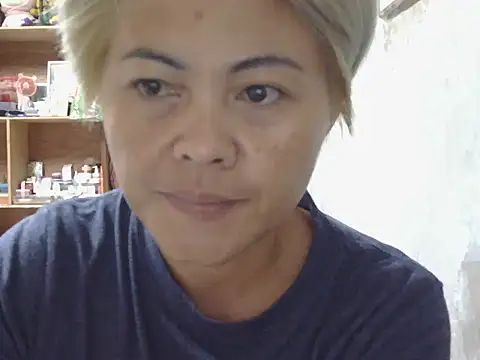 hottie dolly online show from 12-18-25, 02:01