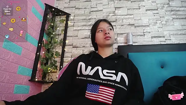 maily can online show from 11-12-25, 01:11