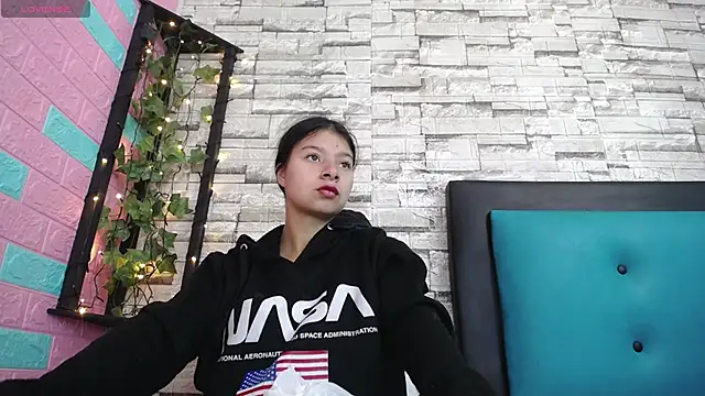 maily can online show from 11-20-25, 01:00