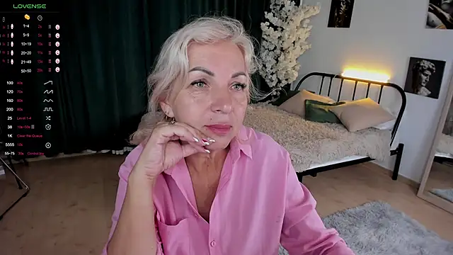 LiliaMoons online show from 09-09-25, 11:21