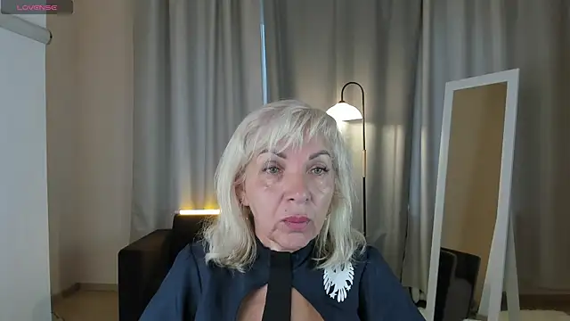 LiliaMoons online show from 09-25-25, 11:14