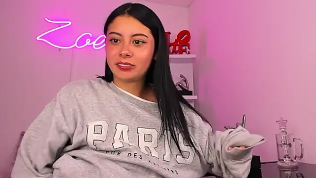 Snapshot of zoecams1 chatting on 02-19-26, 06:15 zoecams1 online show from 02-19-26, 06:15