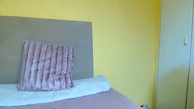 Snapshot of thique_doll chatting on 09-13-25, 09:03 thique doll online show from 09-13-25, 09:03