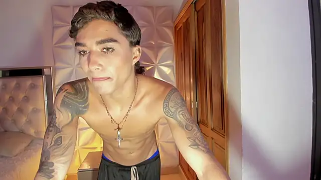 Wyatt Rose online show from 11-29-25, 03:42