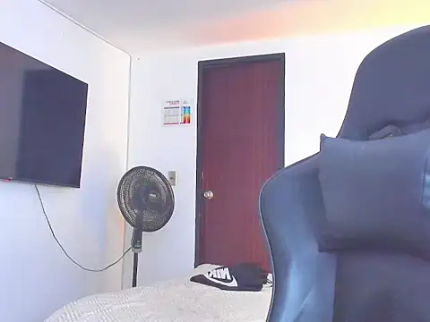 Snapshot of RJBarto chatting on 09-20-25, 07:15 RJBarto online show from 09-20-25, 07:15