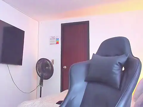 Snapshot of RJBarto chatting on 09-22-25, 07:27 RJBarto online show from 09-22-25, 07:27