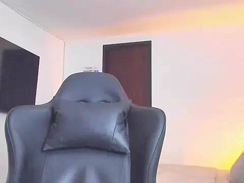 Snapshot of RJBarto chatting on 09-25-25, 07:28 RJBarto online show from 09-25-25, 07:28