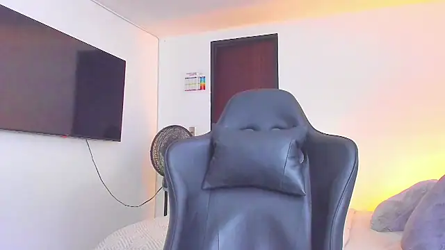 Snapshot of RJBarto chatting on 09-28-25, 08:47 RJBarto online show from 09-28-25, 08:47