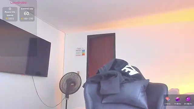 Snapshot of RJBarto chatting on 10-07-25, 07:11 RJBarto online show from 10-07-25, 07:11