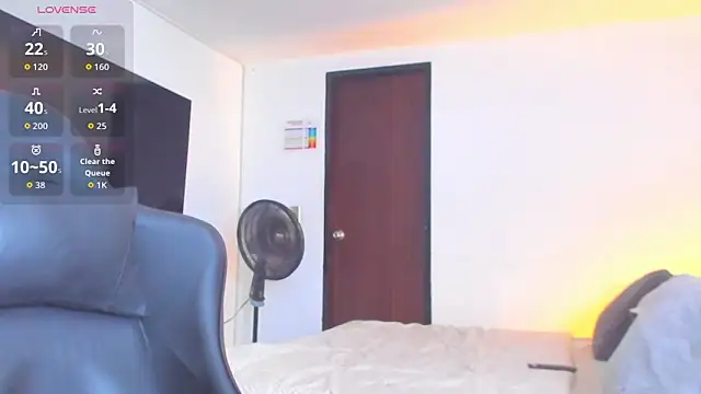 Snapshot of RJBarto chatting on 10-10-25, 07:35 RJBarto online show from 10-10-25, 07:35