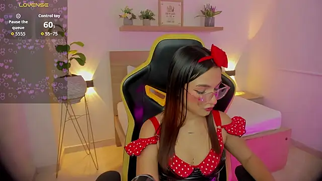 Snapshot of luma_sky_ chatting on 12-05-25, 03:26 luma sky online show from 12-05-25, 03:26