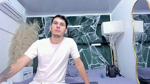 Charlotte Brian online show from 10-31-25, 12:33